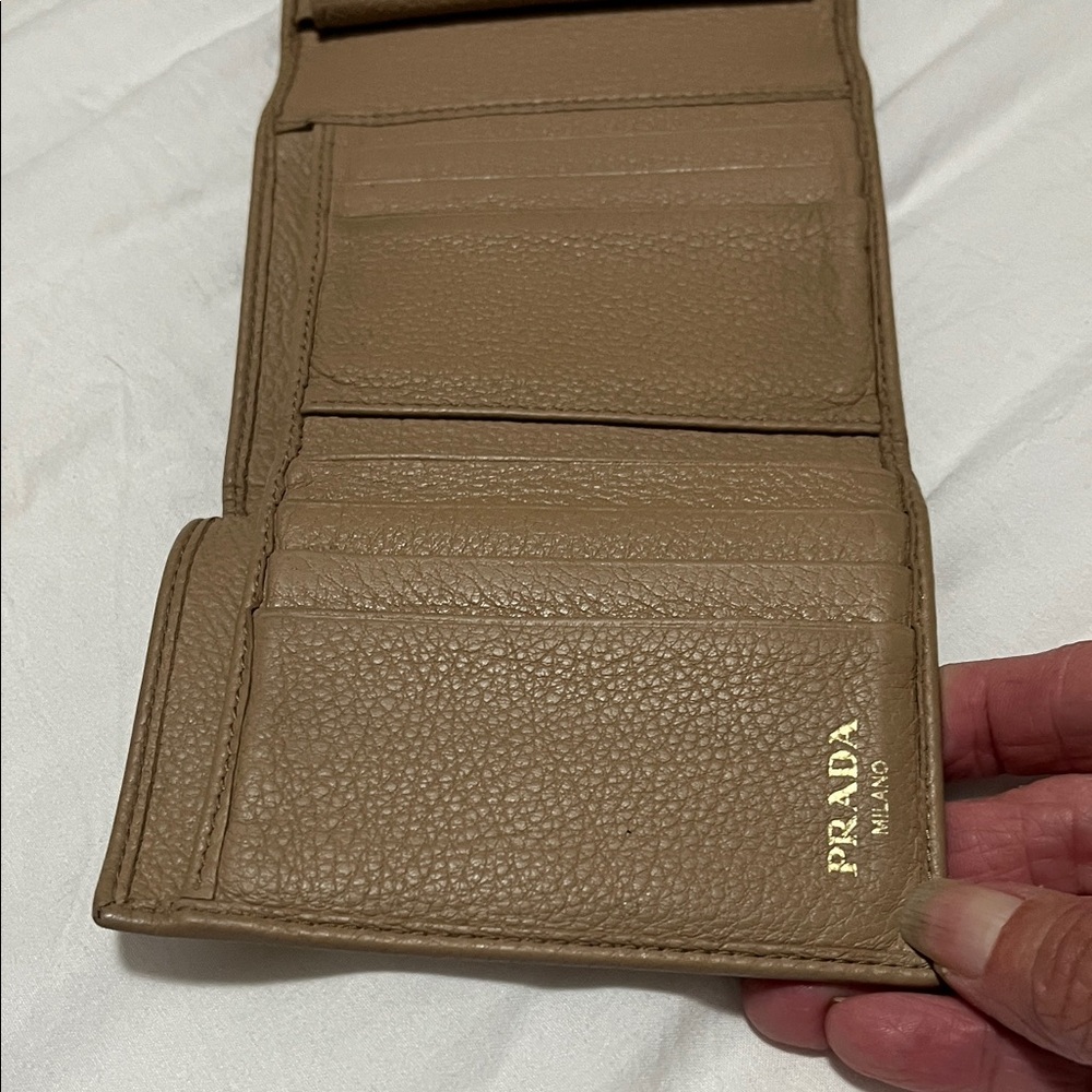 Authentic Prada Beige Leather Wallet with Gold Logo - Picture 2 of 4